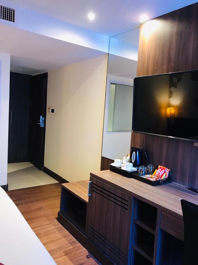Paradiso Boutique Suites Bangkok Buitenkant foto