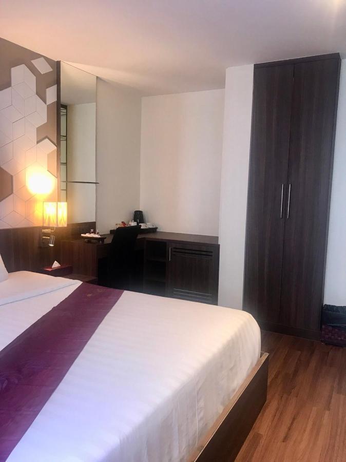 Paradiso Boutique Suites Bangkok Buitenkant foto
